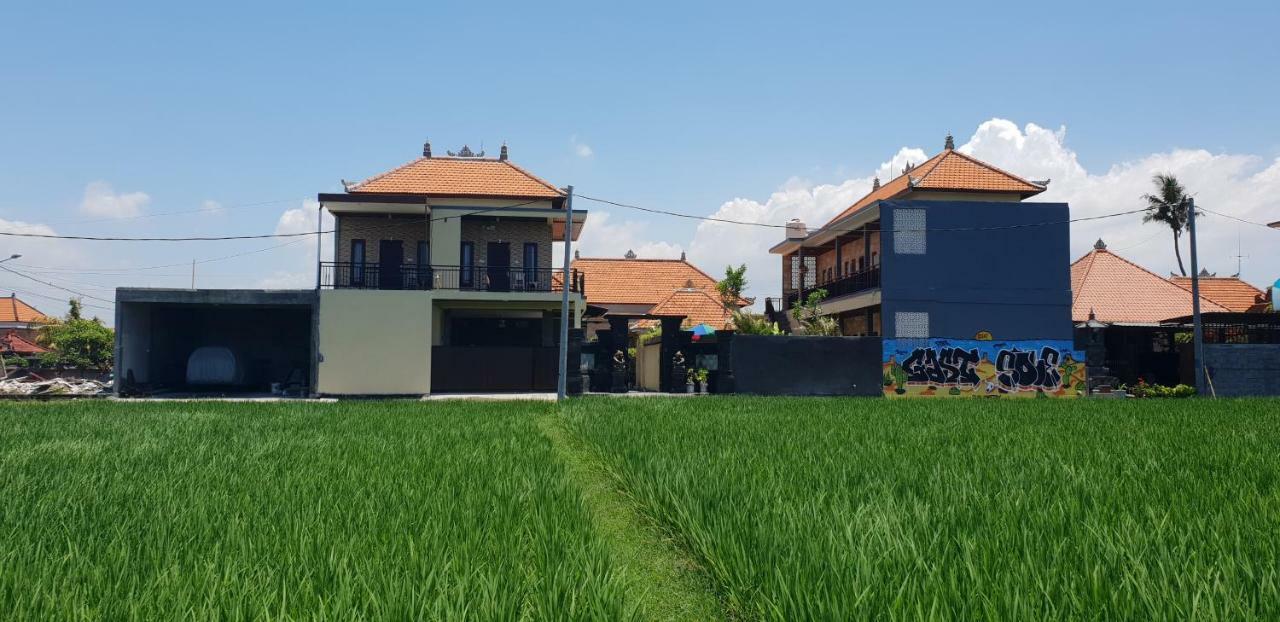 Sun Homestay Canggu Extérieur photo